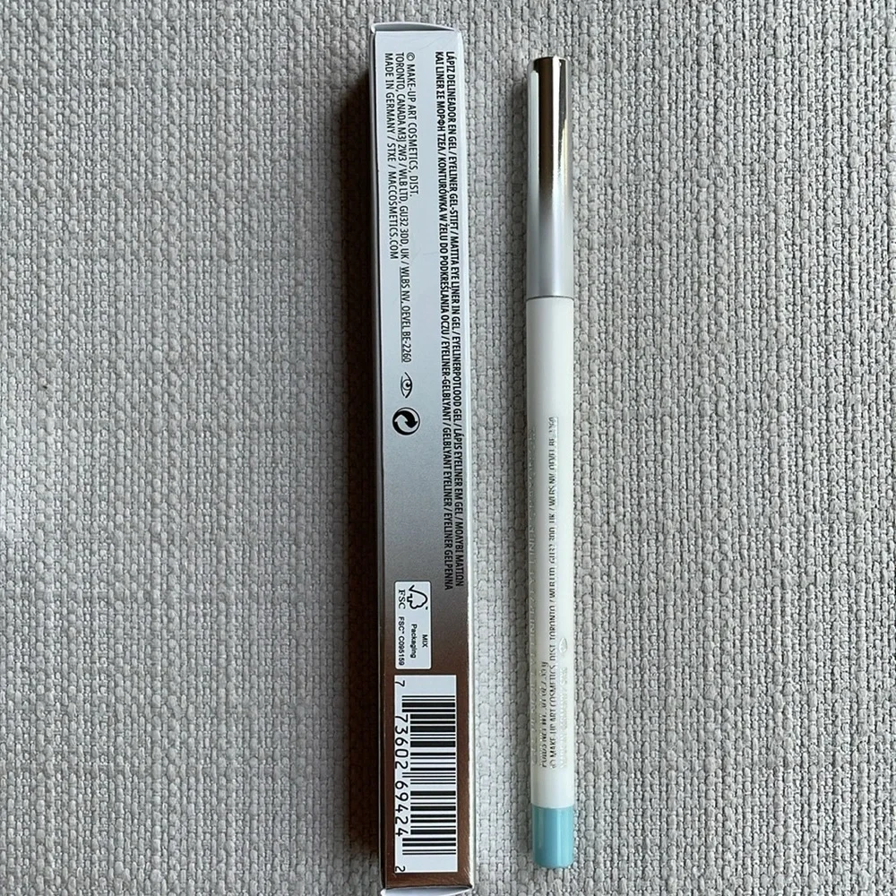 MAC Colour excess Gel Pencil Eyeliner limited edition- blurring Blue